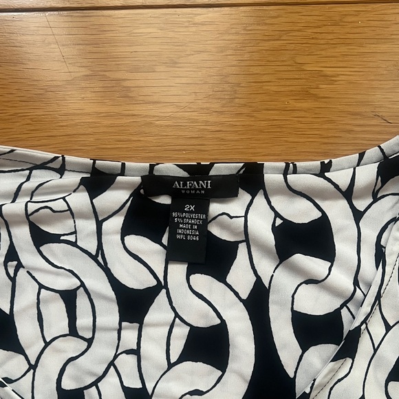Alfani Black and White Chain Print Blouse - Picture 2 of 2